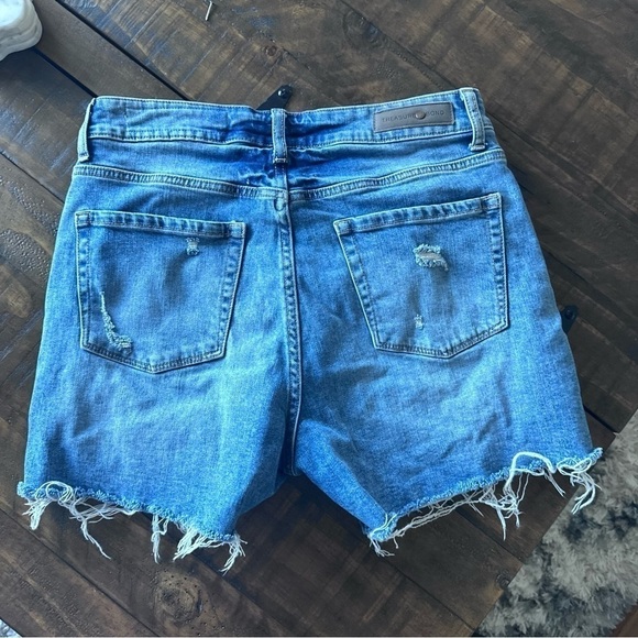 Treasure & Bond Foster Boyfriend high rise shorts - Picture 6 of 6